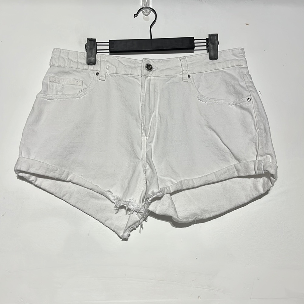 Cotton On Mid Rise Saturday White Cuffed Denim Shorts Size 8